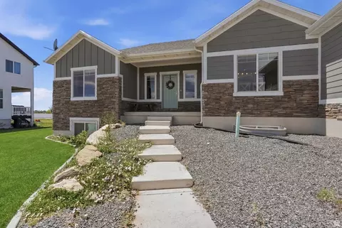 Exterior - 3237 S 5100 W, Hooper, UT 84315 photo 3 of 8