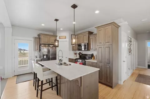 Kitchen - 3237 S 5100 W, Hooper, UT 84315 photo 1 of 3