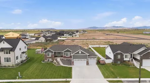 View/Area - 3237 S 5100 W, Hooper, UT 84315 photo 2 of 8