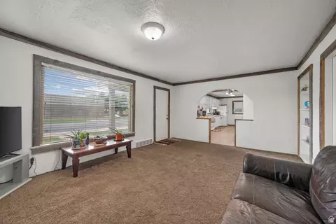 365 S 800 E, Springville, UT 84663 photo 4
