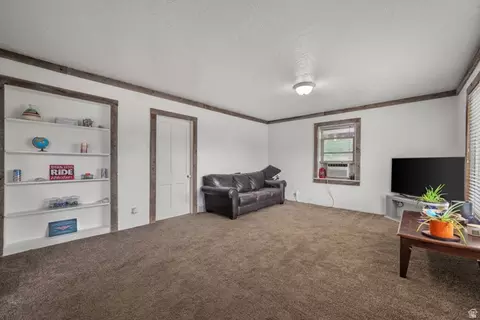 365 S 800 E, Springville, UT 84663 photo 3