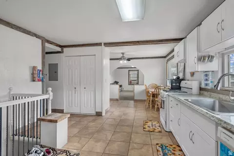 365 S 800 E, Springville, UT 84663 photo 8