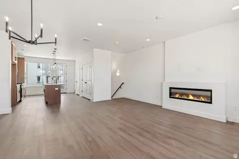 11023 S Freestone Rd #122, South Jordan, UT 84009