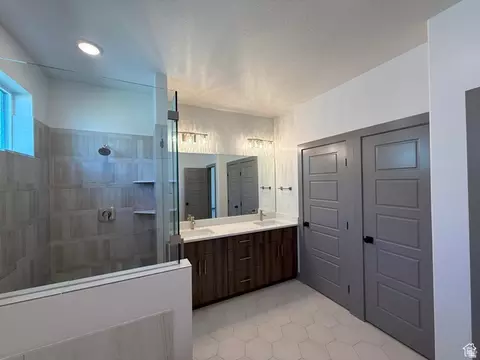 Bath - 8087 S 615 E #3, Sandy, UT 84070 photo 2 of 4