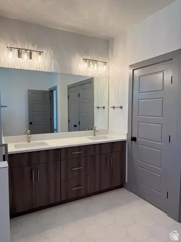 Bath - 8087 S 615 E #3, Sandy, UT 84070 photo 3 of 4