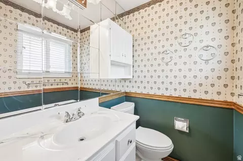 Bath - 4540 S 600 E, Murray, UT 84107 photo 1 of 4