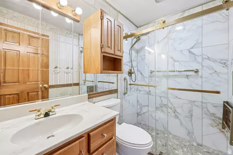 Bath - 4540 S 600 E, Murray, UT 84107 photo 2 of 4