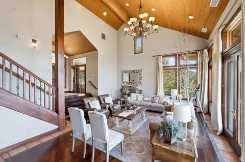 Living - 335 W Bern Way, Midway, UT 84049 photo 5 of 12
