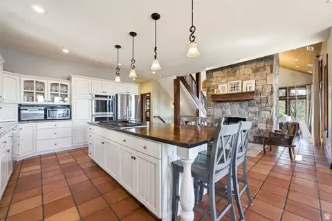 Kitchen - 335 W Bern Way, Midway, UT 84049 photo 3 of 6