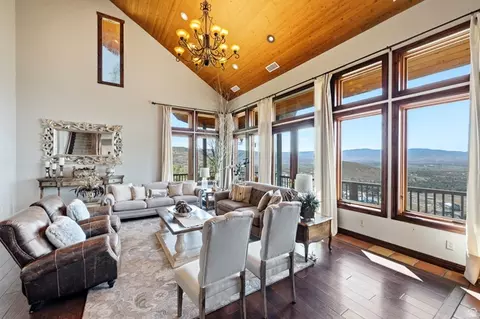 Living - 335 W Bern Way, Midway, UT 84049 photo 2 of 12