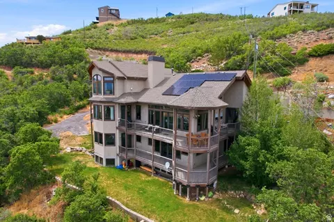 Exterior - 335 W Bern Way, Midway, UT 84049 photo 15 of 22