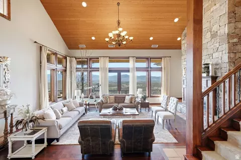 Living - 335 W Bern Way, Midway, UT 84049 photo 1 of 12