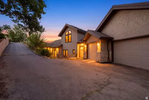 Exterior - 335 W Bern Way, Midway, UT 84049 photo 3 of 22