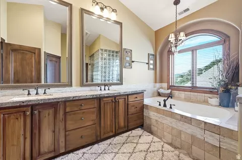 Bath - 335 W Bern Way, Midway, UT 84049 photo 2 of 7