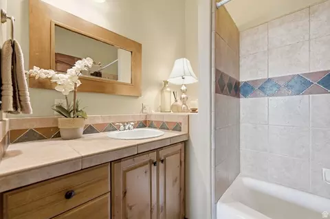 Bath - 335 W Bern Way, Midway, UT 84049 photo 3 of 7
