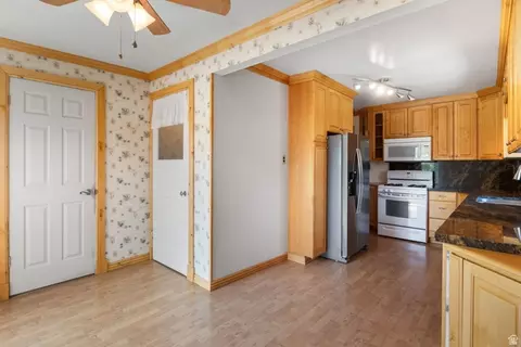 5451 S Avalon Dr, Murray, UT 84107 photo 6