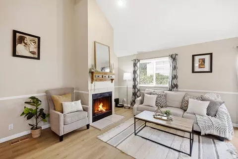 Living - 3133 S Applewood Dr E, Bountiful, UT 84010 photo 1 of 3