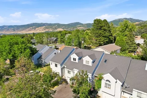View/Area - 3133 S Applewood Dr E, Bountiful, UT 84010 photo 2 of 4
