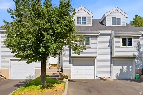 Exterior - 3133 S Applewood Dr E, Bountiful, UT 84010 photo 6 of 8