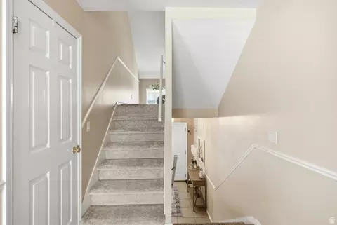 Entry Way - 3133 S Applewood Dr E, Bountiful, UT 84010 photo 2 of 4
