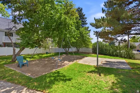 Exterior - 3133 S Applewood Dr E, Bountiful, UT 84010 photo 8 of 8