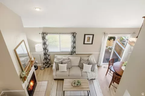 Living - 3133 S Applewood Dr E, Bountiful, UT 84010 photo 3 of 3