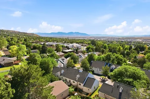 View/Area - 3133 S Applewood Dr E, Bountiful, UT 84010 photo 4 of 4