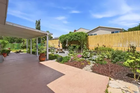 Exterior - 1251 E Sage Ridge Rd, Sandy, UT 84094 photo 2 of 9