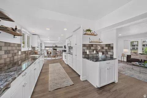 Kitchen - 1251 E Sage Ridge Rd, Sandy, UT 84094 photo 3 of 6