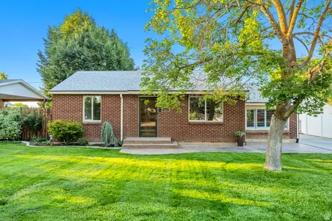 Exterior - 831 E Vics Rd, Sandy, UT 84094 photo 1 of 4