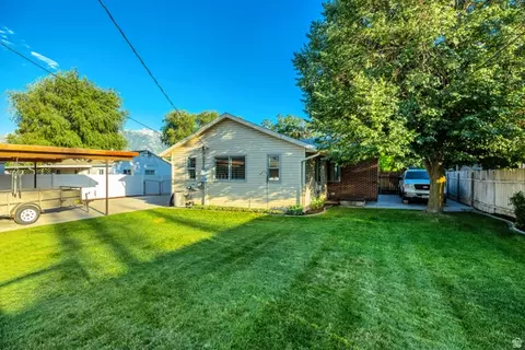 Exterior - 831 E Vics Rd, Sandy, UT 84094 photo 3 of 4