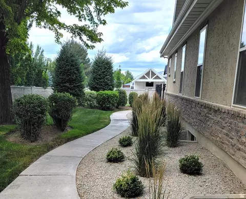 Exterior - 650 E Center St, Alpine, UT 84004 photo 7 of 9