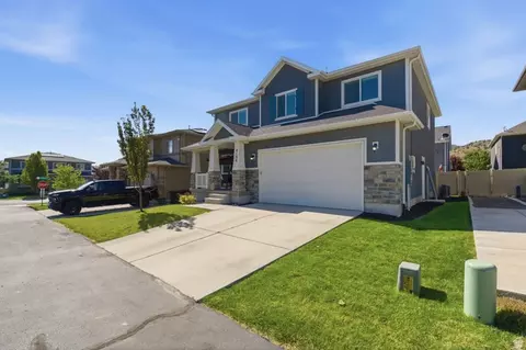 Exterior - 4196 E Dryland Way S, Eagle Mountain, UT 84005 photo 2 of 6