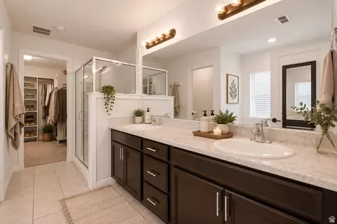 Bath - 4196 E Dryland Way S, Eagle Mountain, UT 84005 photo 1 of 3