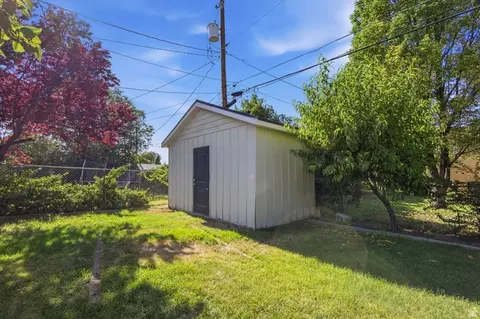 Exterior - 339 E 6230 S, Murray, UT 84107 photo 5 of 7