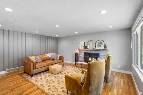 Living - 339 E 6230 S, Murray, UT 84107 photo 1 of 2
