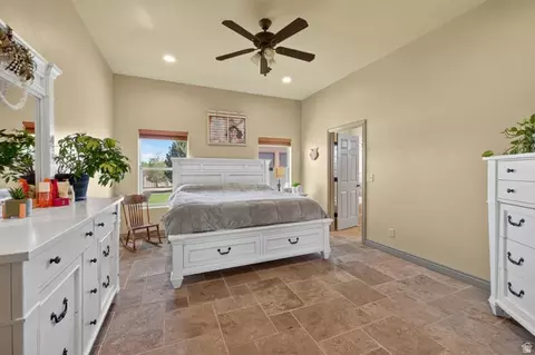 Bedroom - 4635 E Sunny Acres Ln, Moab, UT 84532 photo 2 of 6
