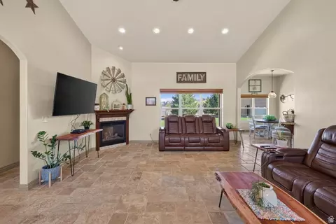 Living - 4635 E Sunny Acres Ln, Moab, UT 84532 photo 1 of 2