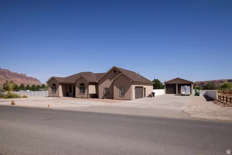 Exterior - 4635 E Sunny Acres Ln, Moab, UT 84532 photo 3 of 13
