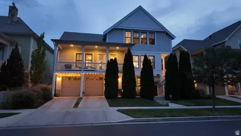 10588 S Beach Comber Way W, South Jordan, UT 84009