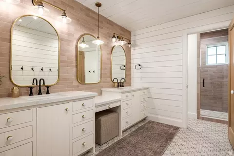 Bath - 4636 W 8400 S, Payson, UT 84651 photo 3 of 4