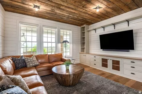 Living - 4636 W 8400 S, Payson, UT 84651 photo 4 of 4