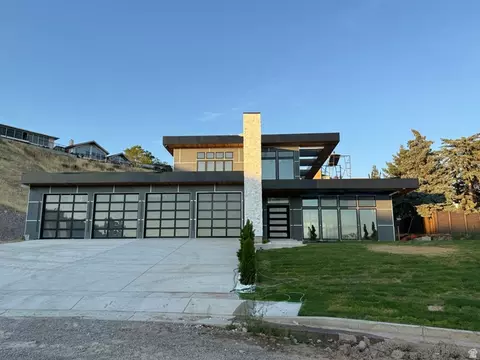 422 N Castor Ln E, Salt Lake City, UT 84103