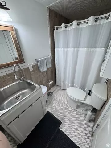 Bath - 33980 N 10890 E, Fairview, UT 84629 photo 6 of 6