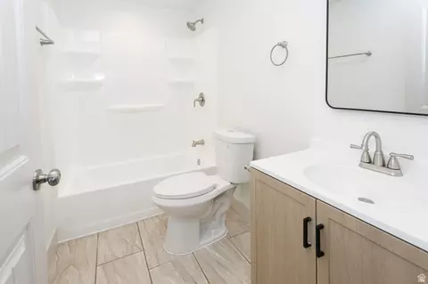 Bath - 1648 E Slow Water Way N, Eagle Mountain, UT 84005 photo 3 of 3