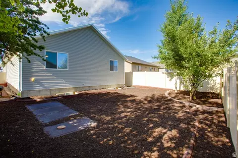 Exterior - 1648 E Slow Water Way N, Eagle Mountain, UT 84005 photo 2 of 2