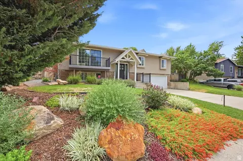 7679 S Brighton Way E, Salt Lake City, UT 84121