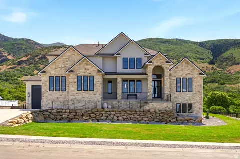 1056 N Wizard Hts, Kaysville, UT 84037