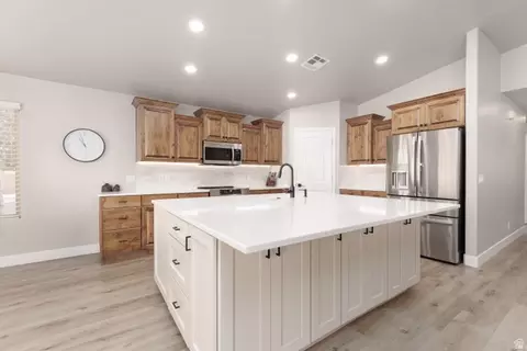 Kitchen - 4064 S 20 E, Washington, UT 84780 photo 1 of 5