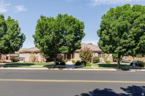 Exterior - 4064 S 20 E, Washington, UT 84780 photo 2 of 10